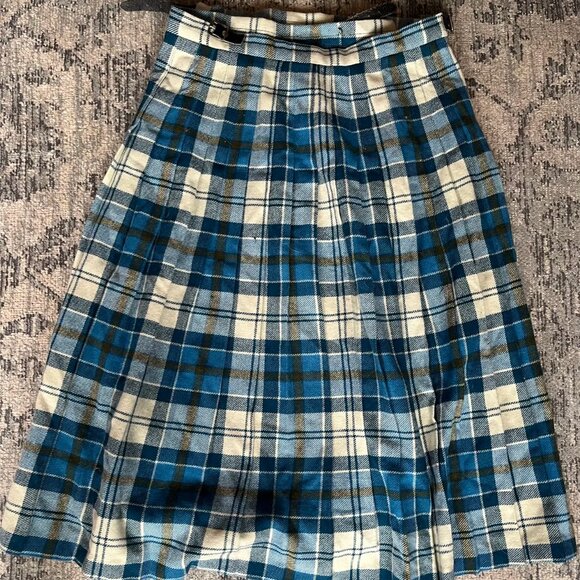 Clan Laird Wool Blue Kilt Skirt - 26-28" Waist - Picture 2 of 3